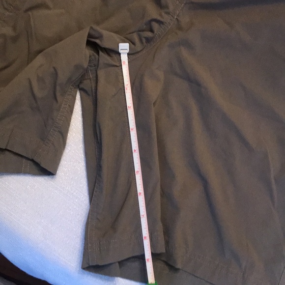 LL Bean Woman Rayon Stretch Lightweight Hiking Shorts Size 14 Taupe Inseam 9" - Picture 4 of 9